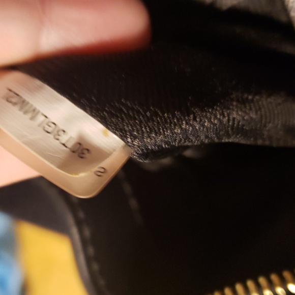 Michael Michael Kors Messenger/Crossbody Bag Selma 9x7.      (#73) - Picture 3 of 13